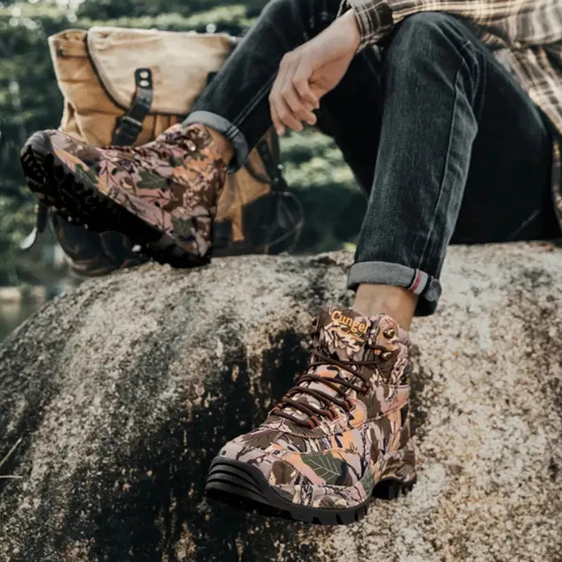 Men's High Top Camouflage Hunting Boots Breathable Sports Shoes Outdoor Hiking Wear-Resistant Waterproof Mountaineering Boots