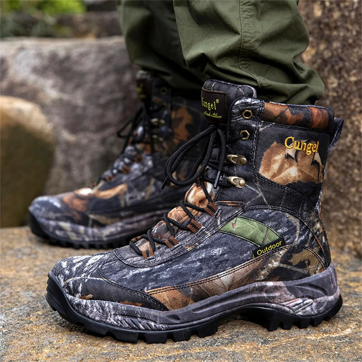Men's High Top Camouflage Hunting Boots Breathable Outdoor Hiking Wear-Resistant Waterproof Mountaineering Boots Tactical Shoes